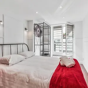 Apartment 40-flat Eiffel, Paris